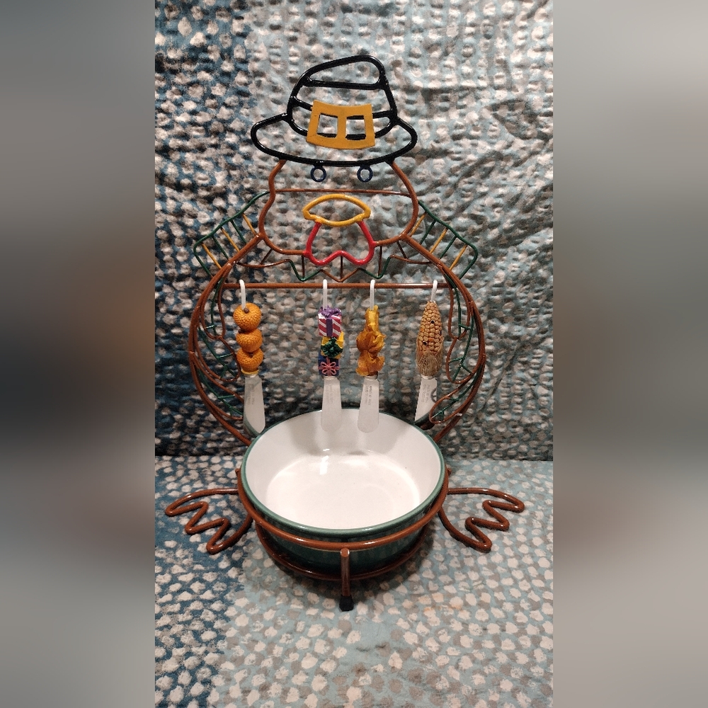 Heavy Gage Enamel Coated Wire Turkey cheese/dip server with knives